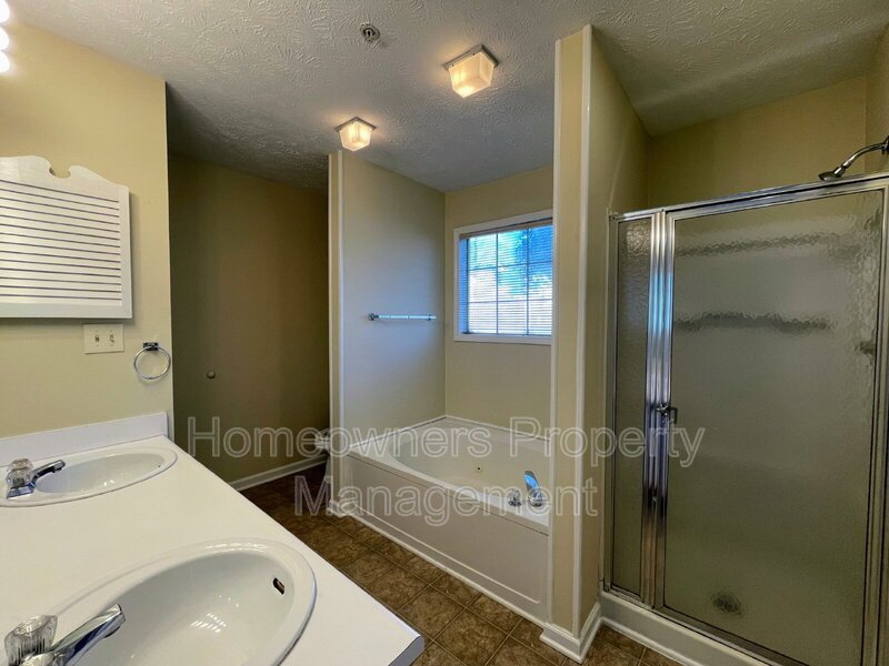 224-1 Waterdown Dr property image