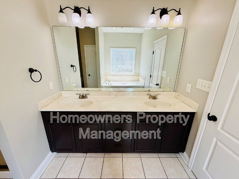 4033 Des Planes Ave, Fayetteville! property image