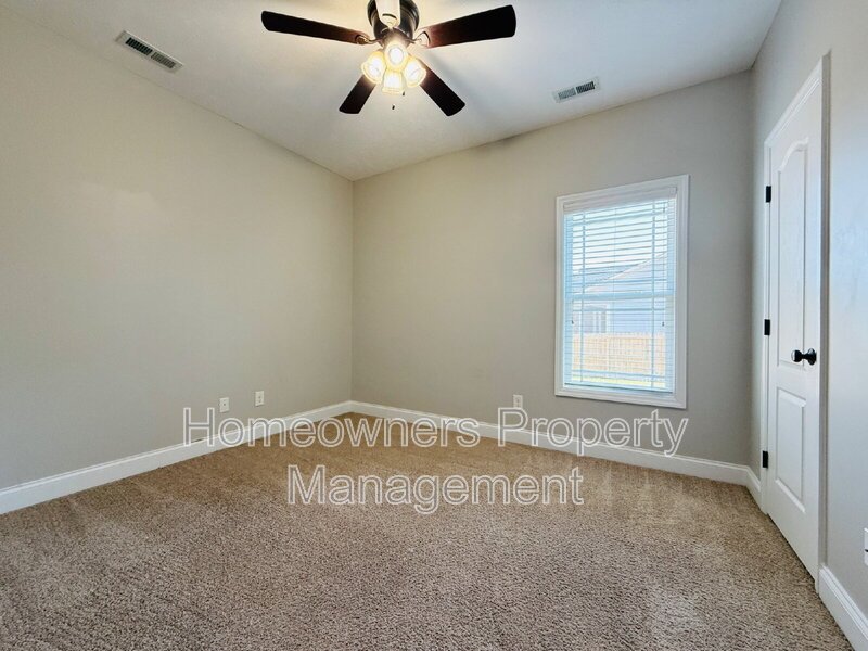 4033 Des Planes Ave, Fayetteville! property image