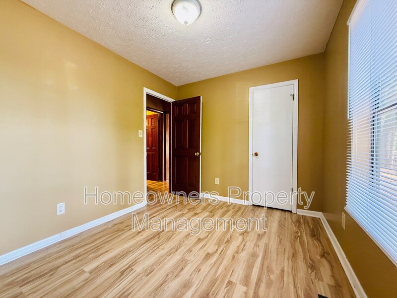 210 Tiverton Street property image