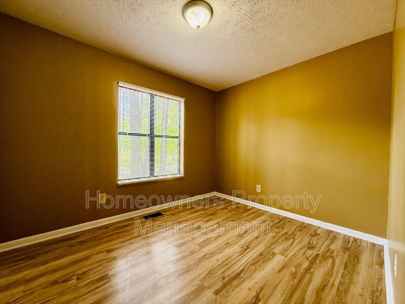 210 Tiverton Street property image