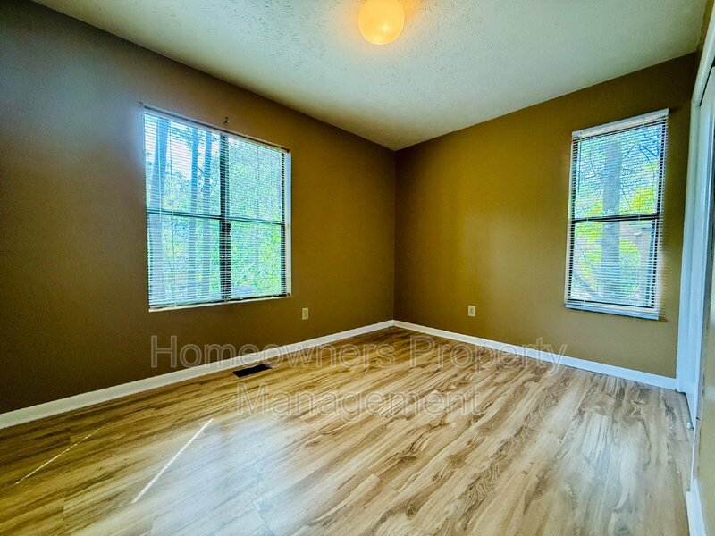 210 Tiverton Street property image