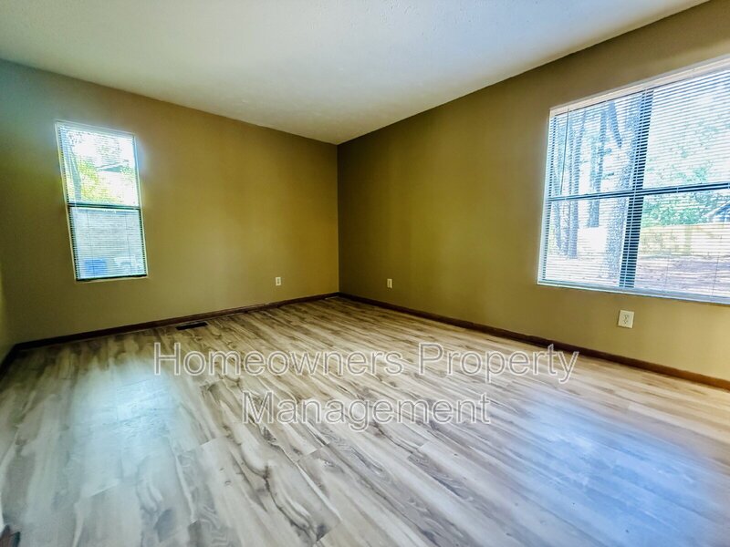210 Tiverton Street property image
