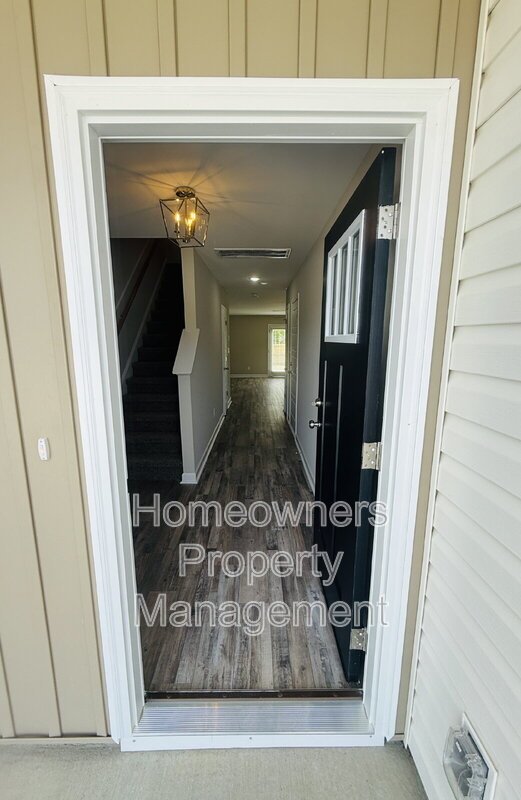 Newly constructed townhouse Charming 3-Bed Townhouse on King Road – Spacious Living with 2.5 Baths in Fayetteville! property image