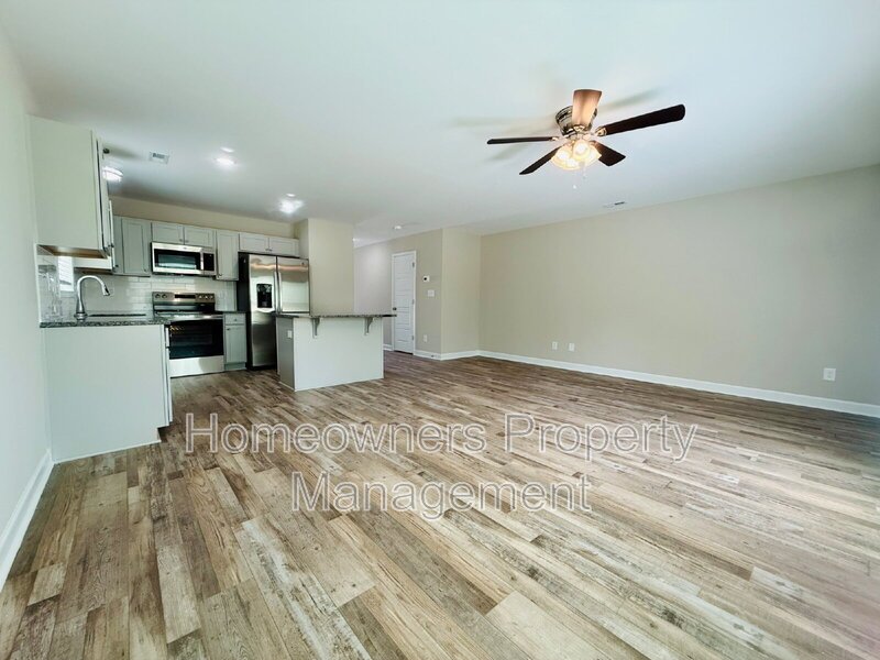 Newly constructed townhouse Charming 3-Bed Townhouse on King Road – Spacious Living with 2.5 Baths in Fayetteville! property image