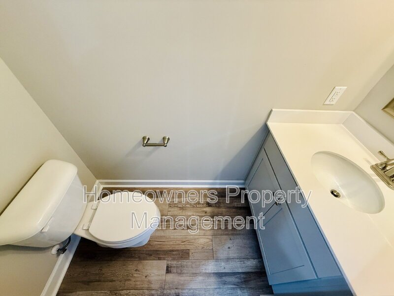 Newly constructed townhouse Charming 3-Bed Townhouse on King Road – Spacious Living with 2.5 Baths in Fayetteville! property image