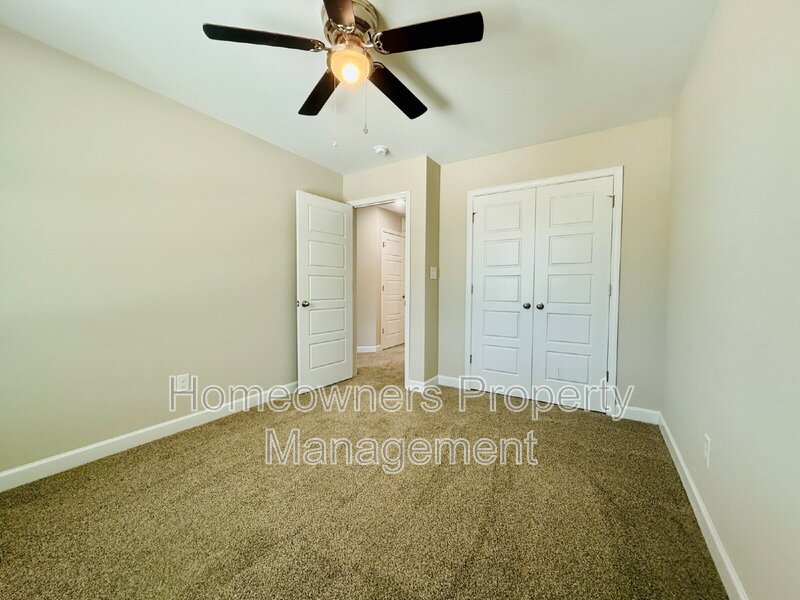 Newly constructed townhouse Charming 3-Bed Townhouse on King Road – Spacious Living with 2.5 Baths in Fayetteville! property image