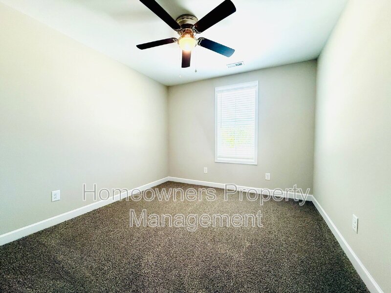 Newly constructed townhouse Charming 3-Bed Townhouse on King Road – Spacious Living with 2.5 Baths in Fayetteville! property image