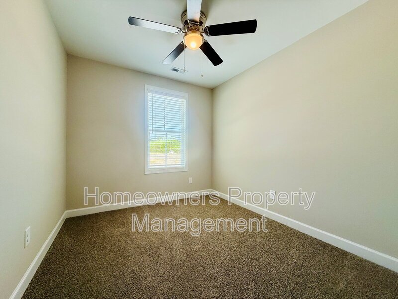 Newly constructed townhouse Charming 3-Bed Townhouse on King Road – Spacious Living with 2.5 Baths in Fayetteville! property image