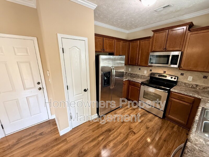 Charming 3-Bed Gem at 422 Jamestown Ave, Fayetteville! property image