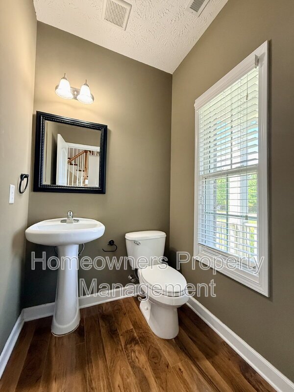 Charming 3-Bed Gem at 422 Jamestown Ave, Fayetteville! property image