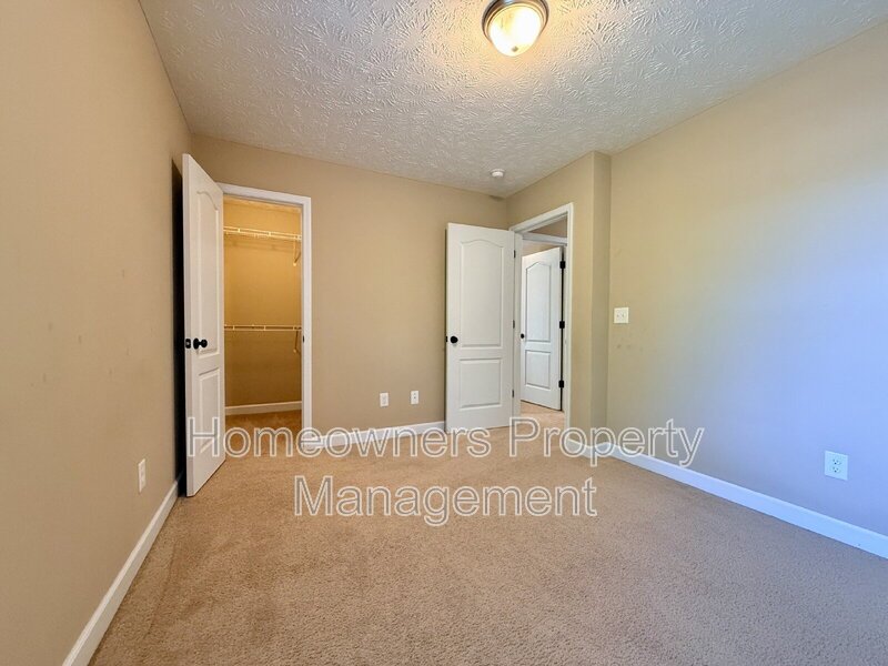 Charming 3-Bed Gem at 422 Jamestown Ave, Fayetteville! property image