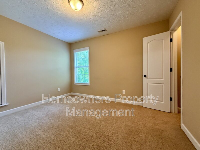 Charming 3-Bed Gem at 422 Jamestown Ave, Fayetteville! property image