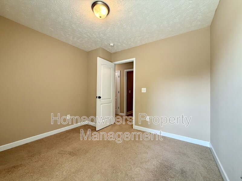 Charming 3-Bed Gem at 422 Jamestown Ave, Fayetteville! property image