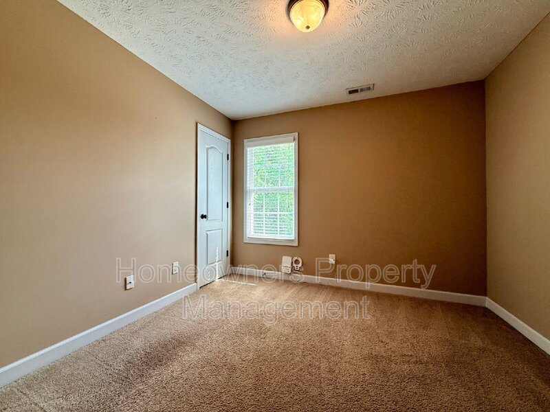 Charming 3-Bed Gem at 422 Jamestown Ave, Fayetteville! property image