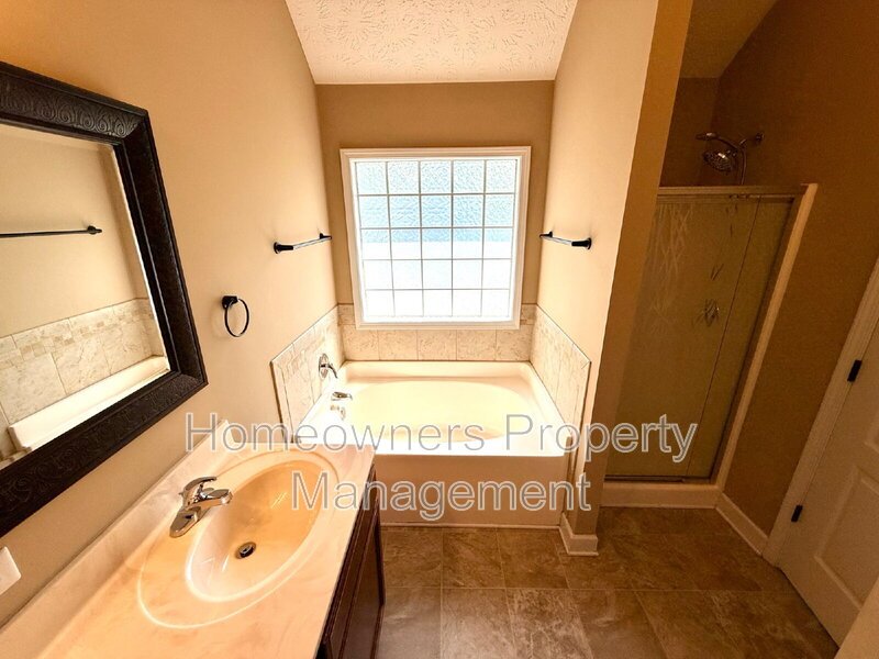 Charming 3-Bed Gem at 422 Jamestown Ave, Fayetteville! property image