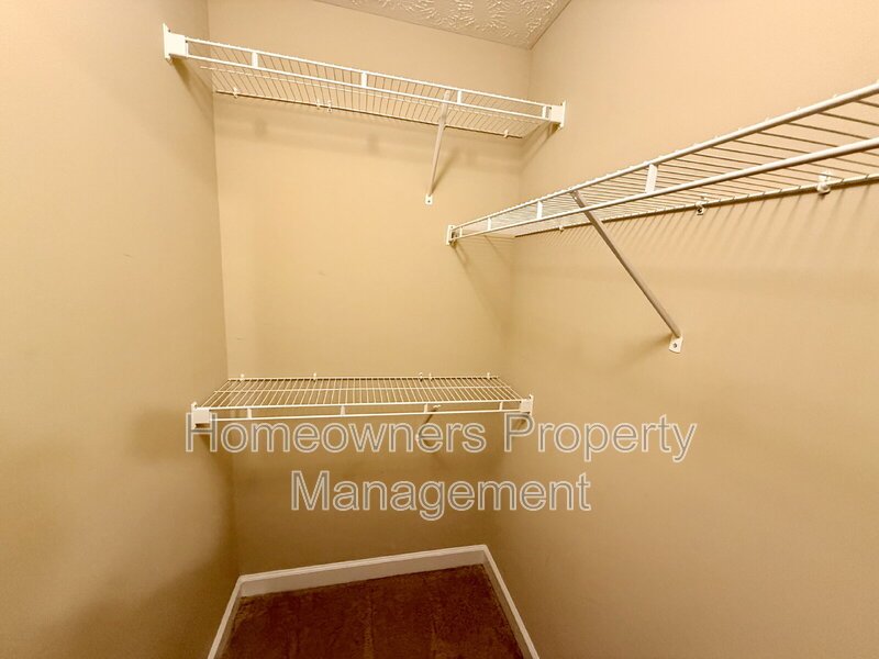 Charming 3-Bed Gem at 422 Jamestown Ave, Fayetteville! property image