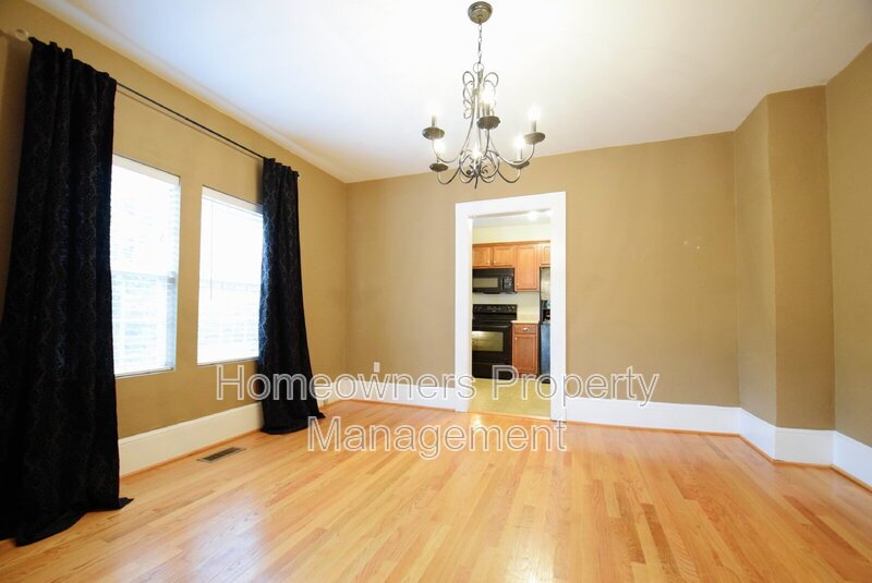 Charming 3-Bedroom Home with Gleaming Hardwood Floors in Fayetteville – Your Cozy Retreat Awaits! property image