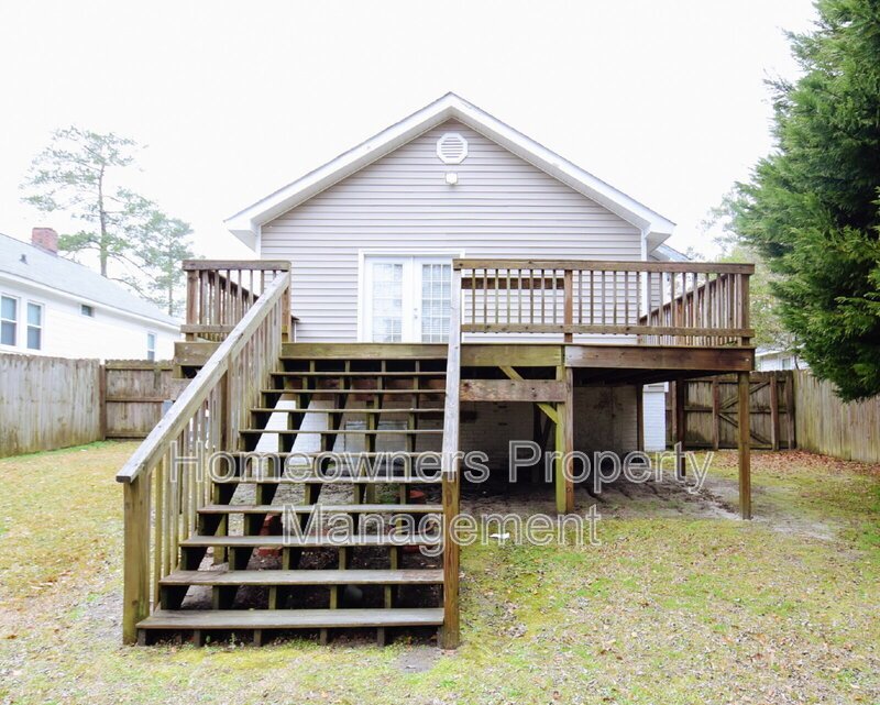 Charming 3-Bedroom Home with Gleaming Hardwood Floors in Fayetteville – Your Cozy Retreat Awaits! property image