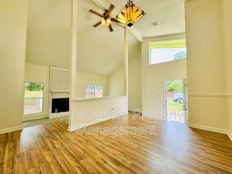 Charming 3-Bed, 2-Bath Haven at 1009 Louisburg Place, Fayetteville! property image