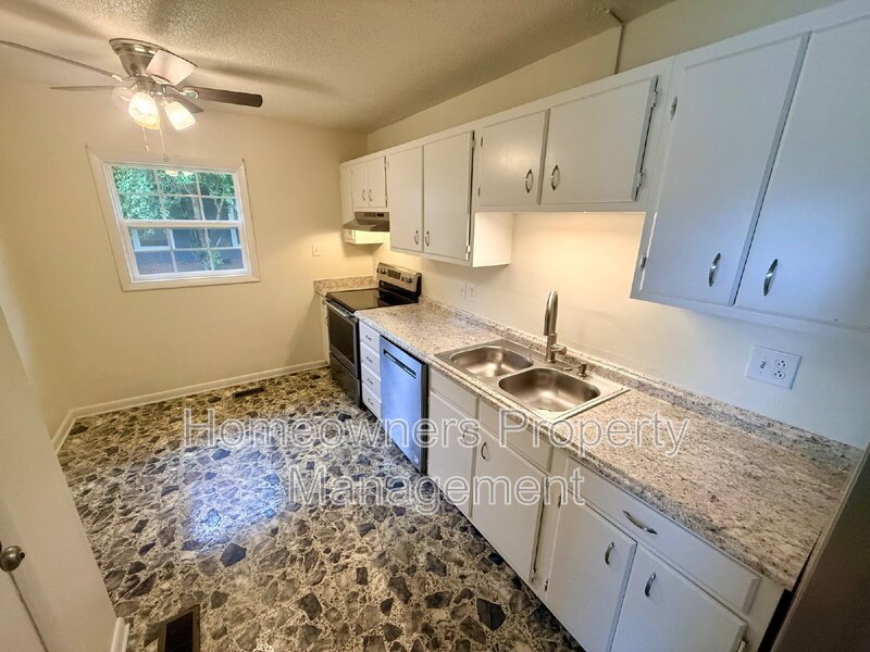 Charming 3-Bed, 2-Bath Haven at 1009 Louisburg Place, Fayetteville! property image