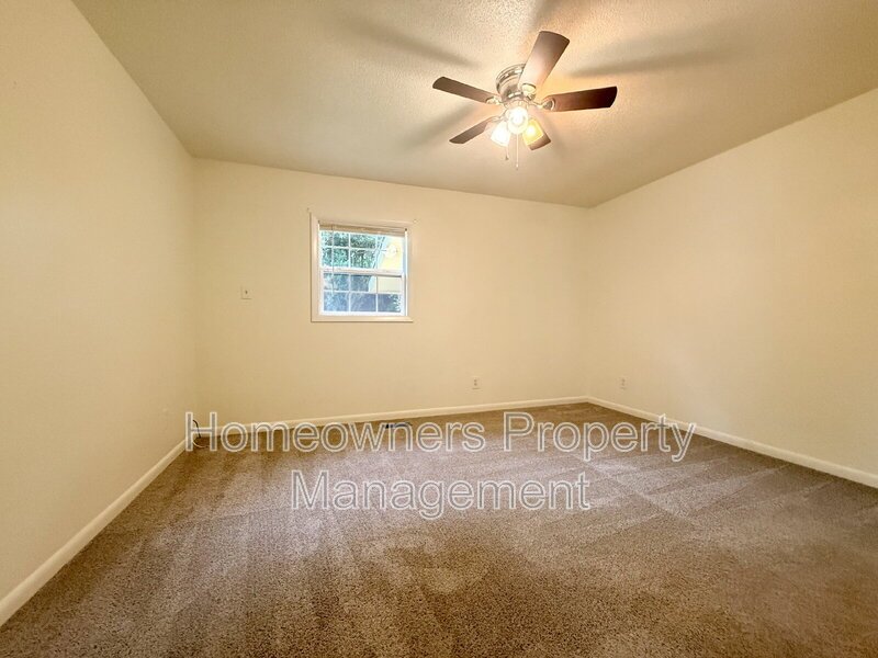 Charming 3-Bed, 2-Bath Haven at 1009 Louisburg Place, Fayetteville! property image