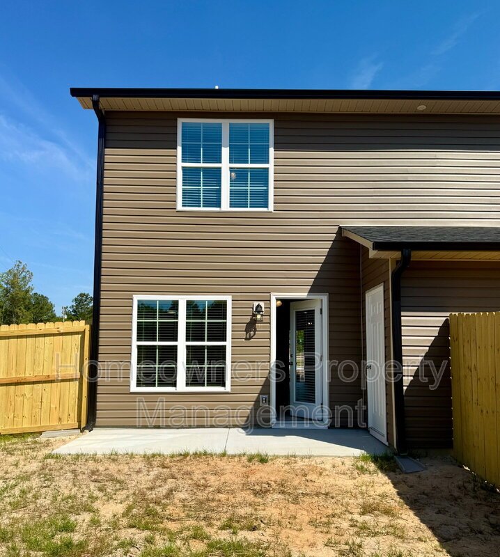 3-Bed Townhouse with 2.5 Baths at 8103 King Rd, Fayetteville! property image