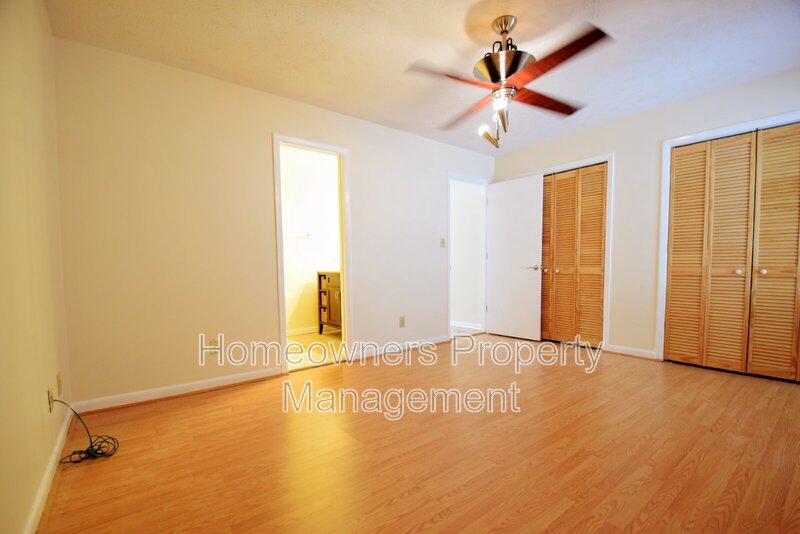 206 Villa Dr, Fayetteville! property image