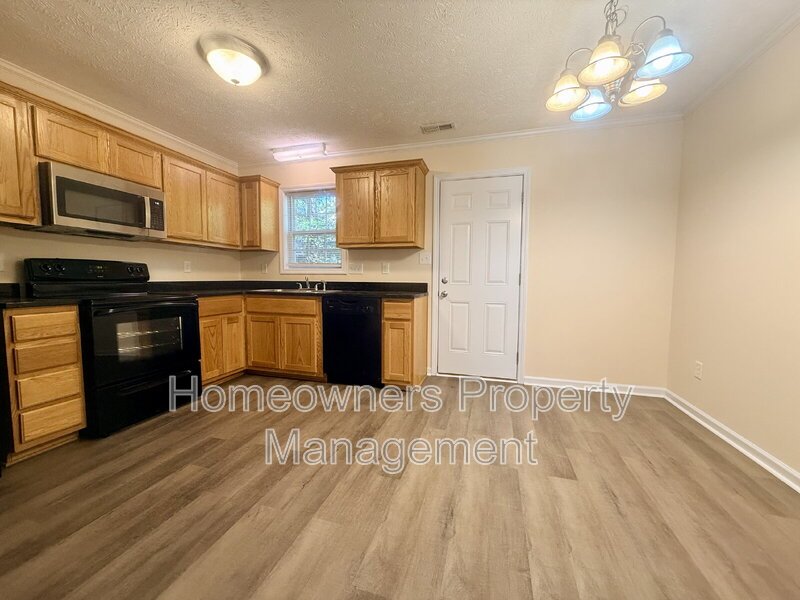 3332 Kenmont Lane Apt E-Hill Street Townhomes property image