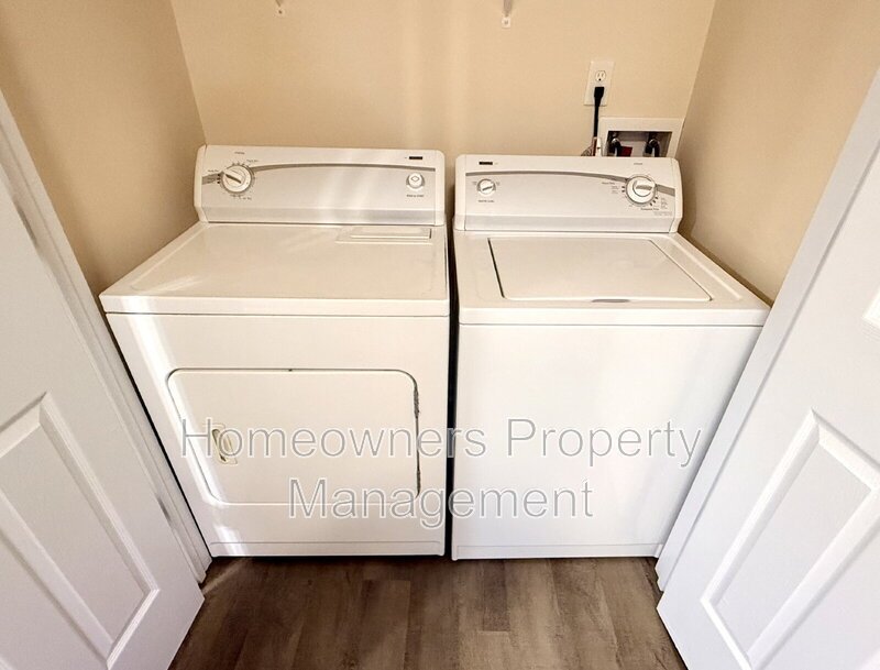 3332 Kenmont Lane Apt E-Hill Street Townhomes property image