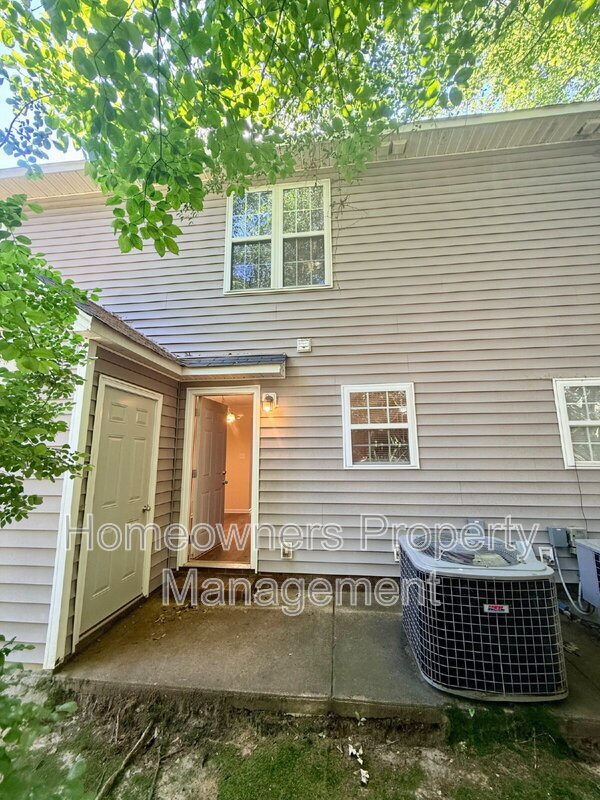3332 Kenmont Lane Apt E-Hill Street Townhomes property image