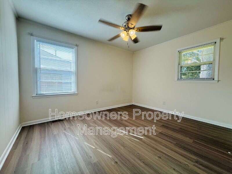 Cozy Living Awaits at 718 Dwain Dr! property image