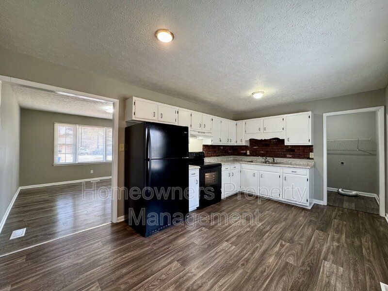 Charming 3-Bed, 2-Bath Gem in Fayetteville - 1222 Kienast Dr! property image