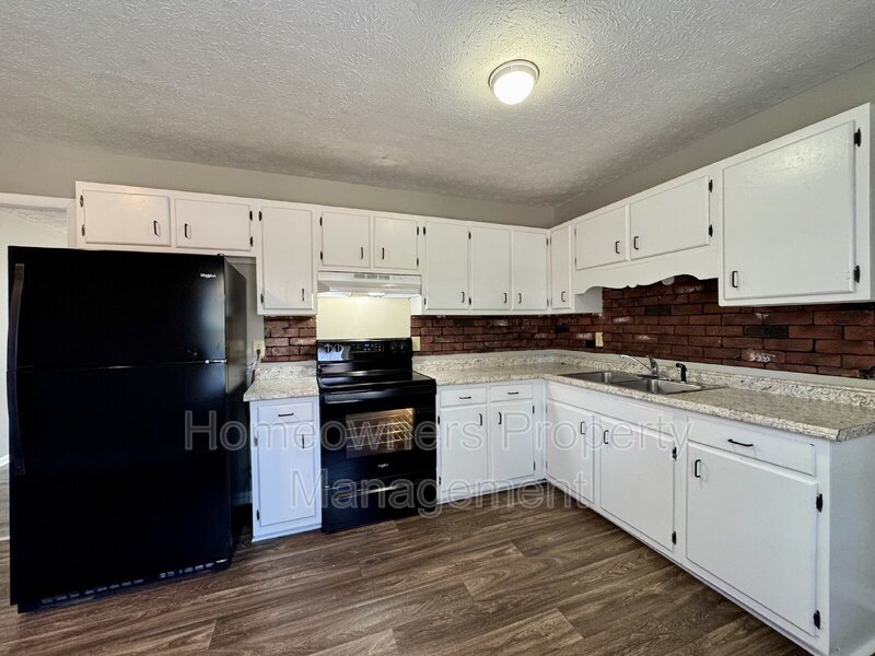 Charming 3-Bed, 2-Bath Gem in Fayetteville - 1222 Kienast Dr! property image