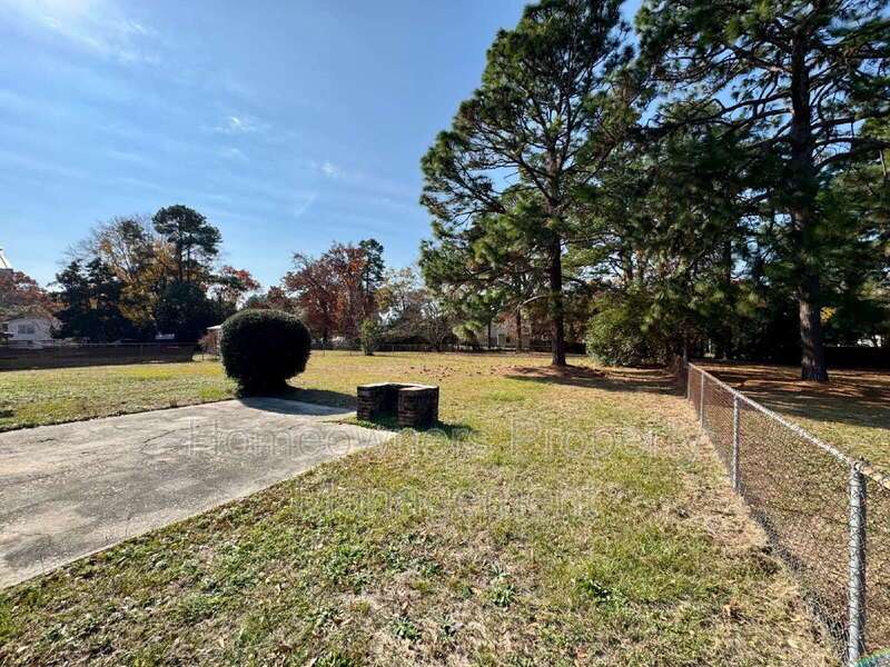 Charming 3-Bed, 2-Bath Gem in Fayetteville - 1222 Kienast Dr! property image