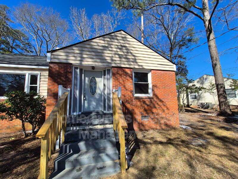 Charming 3-Bedroom Raeford Home with 2 Full Baths at 113 N Wright St in Raeford property image