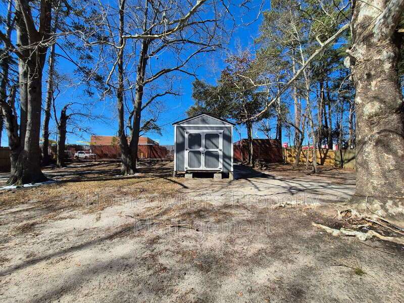 Charming 3-Bedroom Raeford Home with 2 Full Baths at 113 N Wright St in Raeford property image