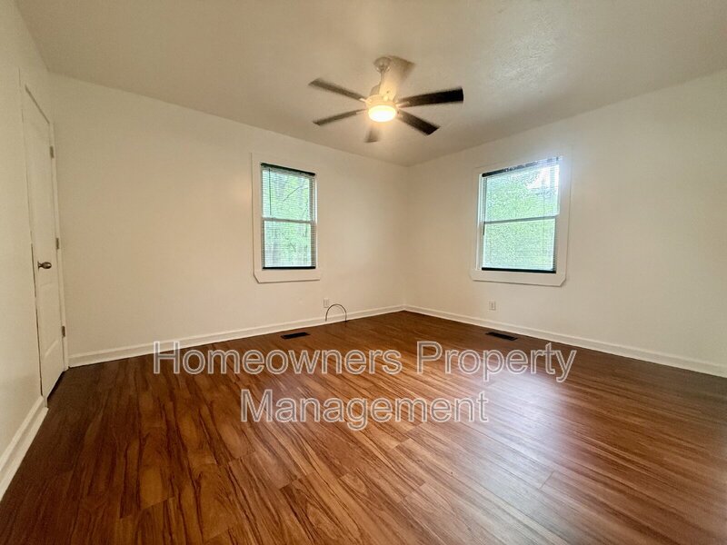 Charming 3-Bedroom Raeford Home with 2 Full Baths at 113 N Wright St in Raeford property image
