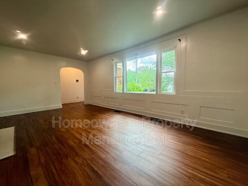 Charming 3-Bedroom Raeford Home with 2 Full Baths at 113 N Wright St in Raeford property image