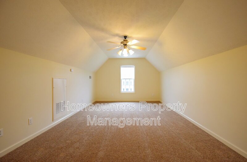 Delightful 3-Bedroom Retreat with 2 Full Baths at 127 Blue Water Dr, Raeford - Spacious 1850 Sq Ft Living! property image