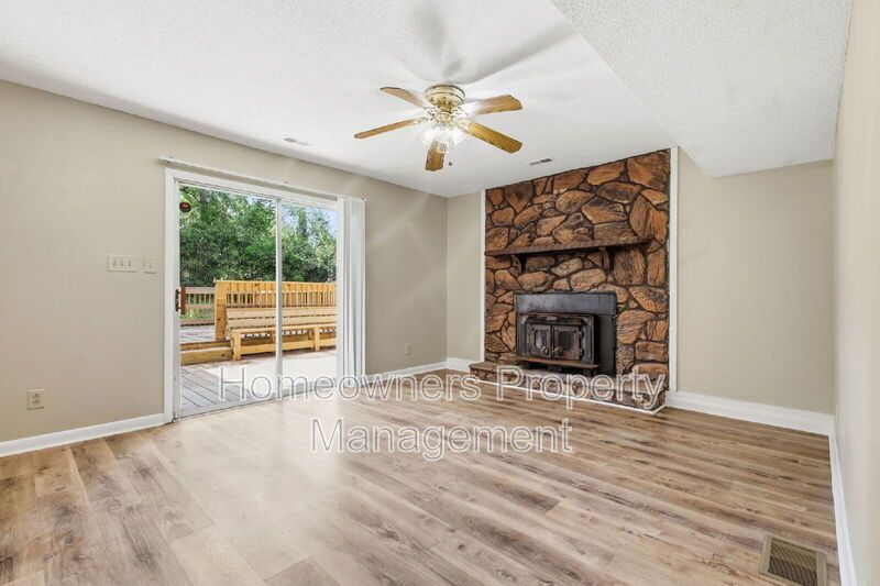 Delightful 3-Bed Haven with 2.5 Baths and Spacious 1667 Sq Ft at 1902 Paisley Ave, Fayetteville! property image