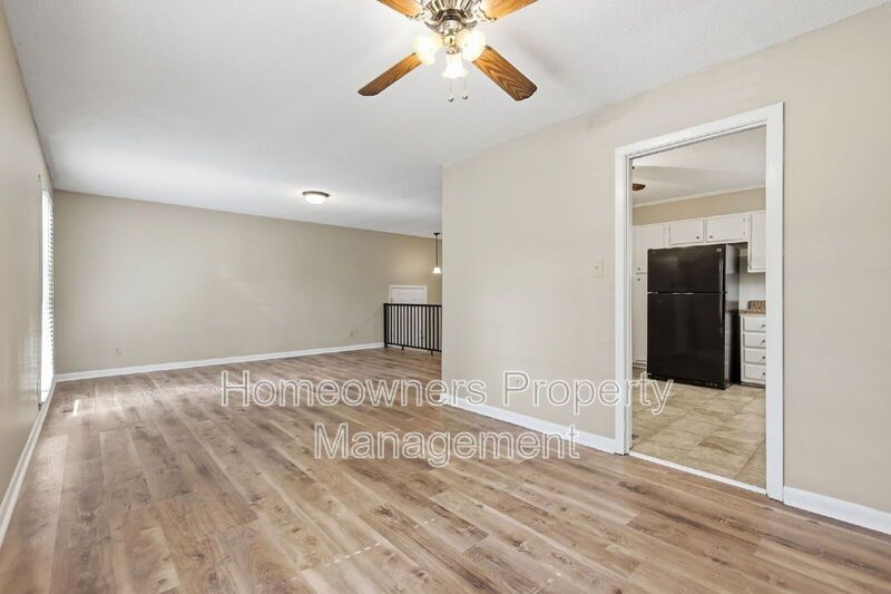 Delightful 3-Bed Haven with 2.5 Baths and Spacious 1667 Sq Ft at 1902 Paisley Ave, Fayetteville! property image