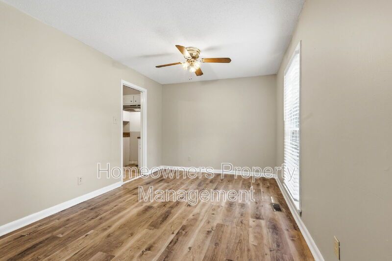 Delightful 3-Bed Haven with 2.5 Baths and Spacious 1667 Sq Ft at 1902 Paisley Ave, Fayetteville! property image