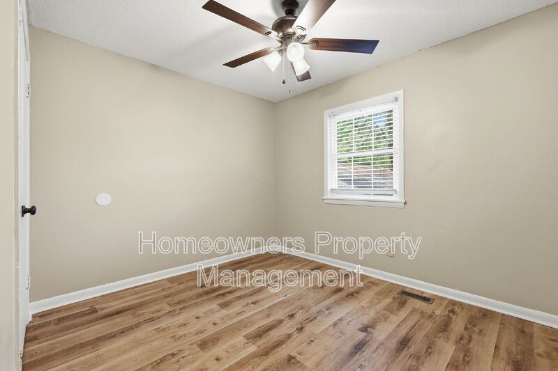 Delightful 3-Bed Haven with 2.5 Baths and Spacious 1667 Sq Ft at 1902 Paisley Ave, Fayetteville! property image