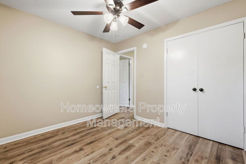 Delightful 3-Bed Haven with 2.5 Baths and Spacious 1667 Sq Ft at 1902 Paisley Ave, Fayetteville! property image