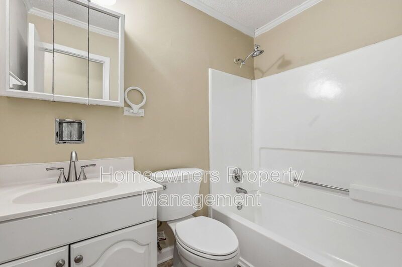 Delightful 3-Bed Haven with 2.5 Baths and Spacious 1667 Sq Ft at 1902 Paisley Ave, Fayetteville! property image