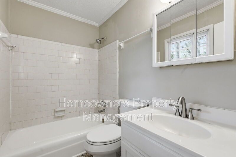 Delightful 3-Bed Haven with 2.5 Baths and Spacious 1667 Sq Ft at 1902 Paisley Ave, Fayetteville! property image