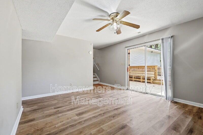 Delightful 3-Bed Haven with 2.5 Baths and Spacious 1667 Sq Ft at 1902 Paisley Ave, Fayetteville! property image