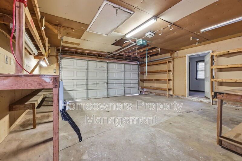 Delightful 3-Bed Haven with 2.5 Baths and Spacious 1667 Sq Ft at 1902 Paisley Ave, Fayetteville! property image