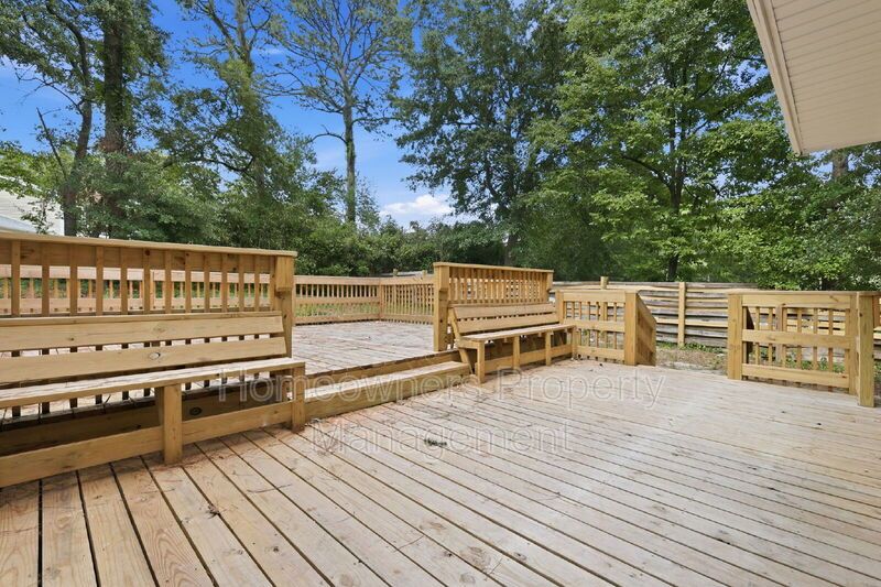 Delightful 3-Bed Haven with 2.5 Baths and Spacious 1667 Sq Ft at 1902 Paisley Ave, Fayetteville! property image